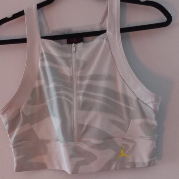 NIKE JORDAN zip front sports bra - Picture 3 of 9